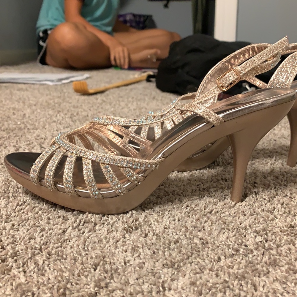 Color- rose gold - Picture 3 of 3